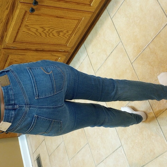 American Eagle Outfitters High Rise Light Blue Jeans - Picture 2 of 10